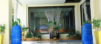 Ayara Grand Palace Hotel