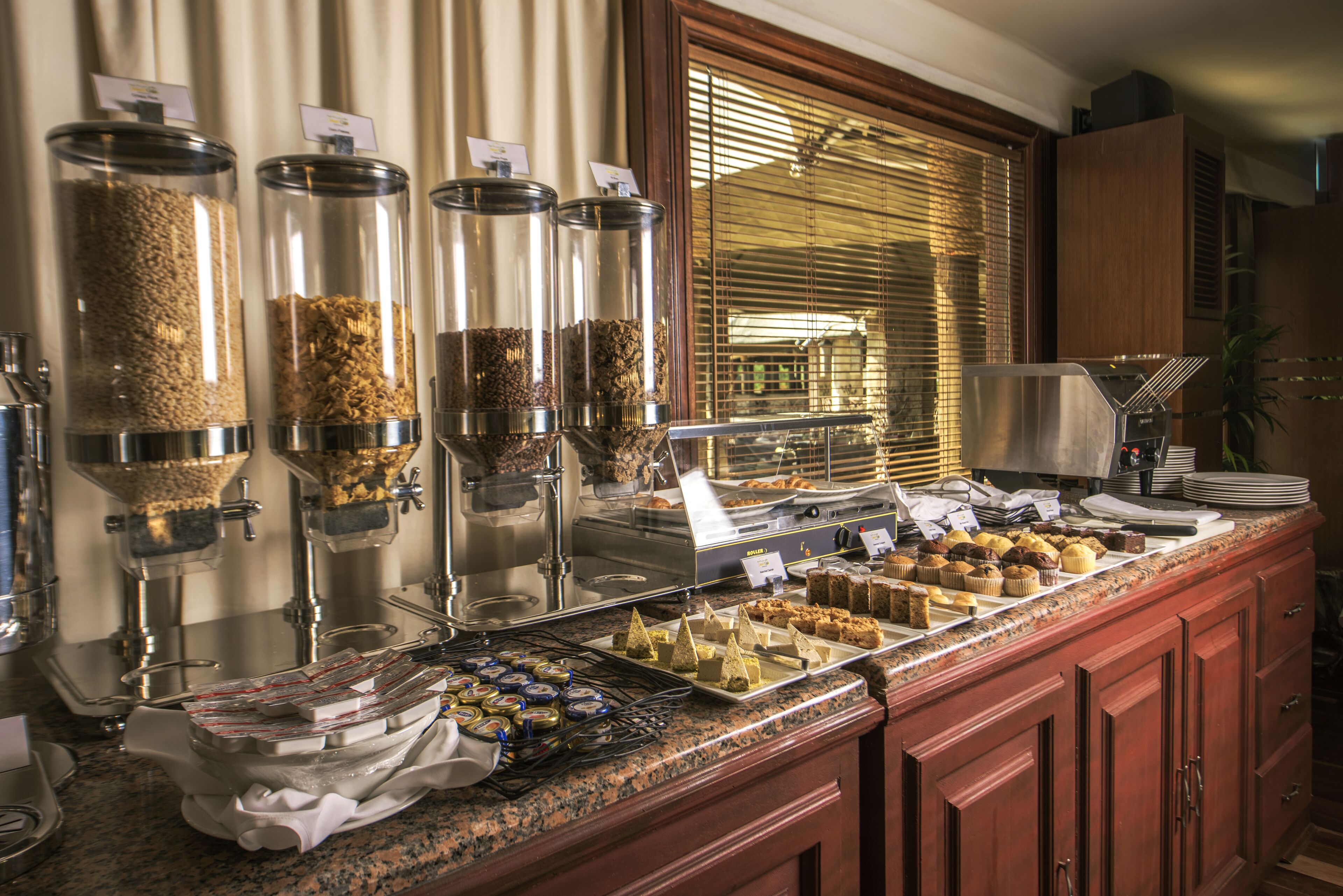 daily full breakfast for a fee