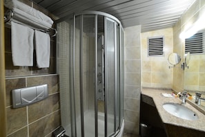 Bathroom - Royal Carine Hotel (Ankara)