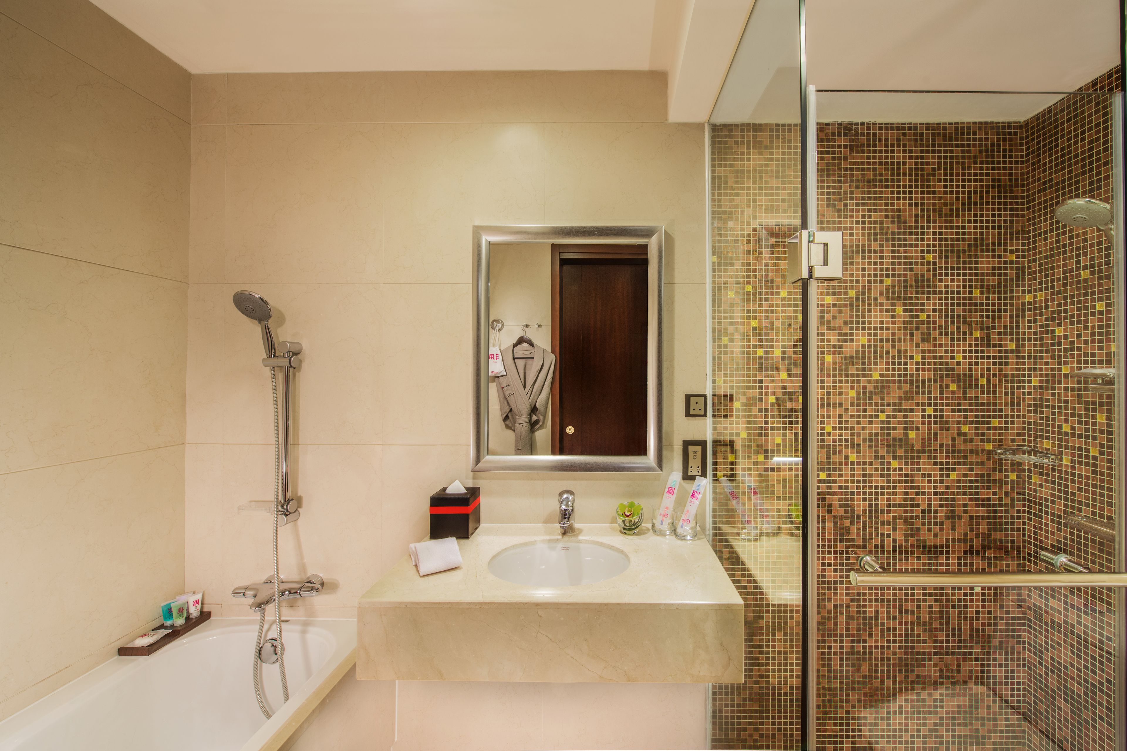 Photo - Broadway Hotel