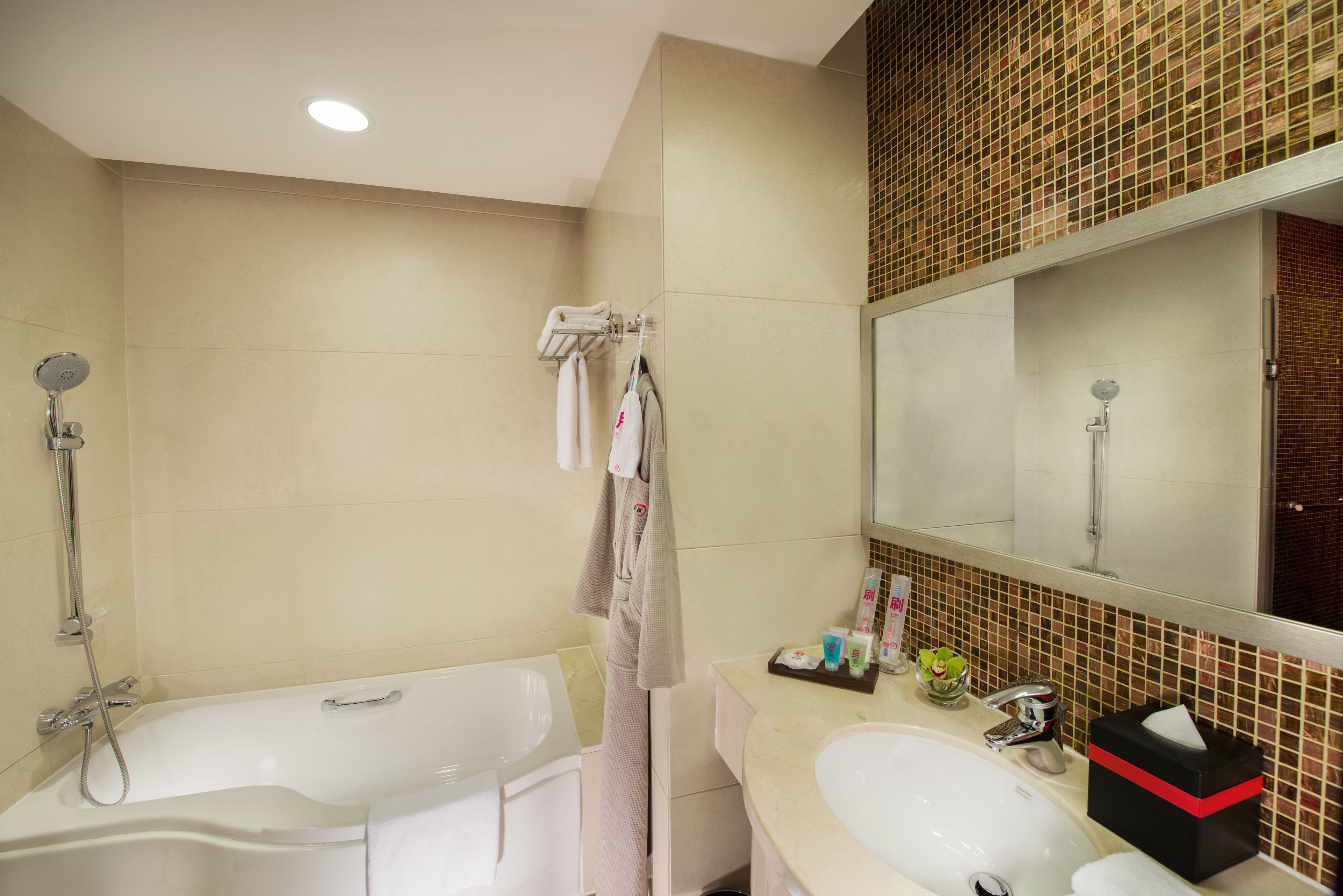 Photo - Broadway Hotel