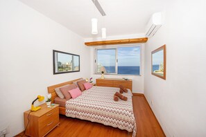 Apartment, 3 Bedrooms, Sea View