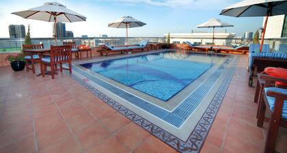 Raviz Center Point Hotel