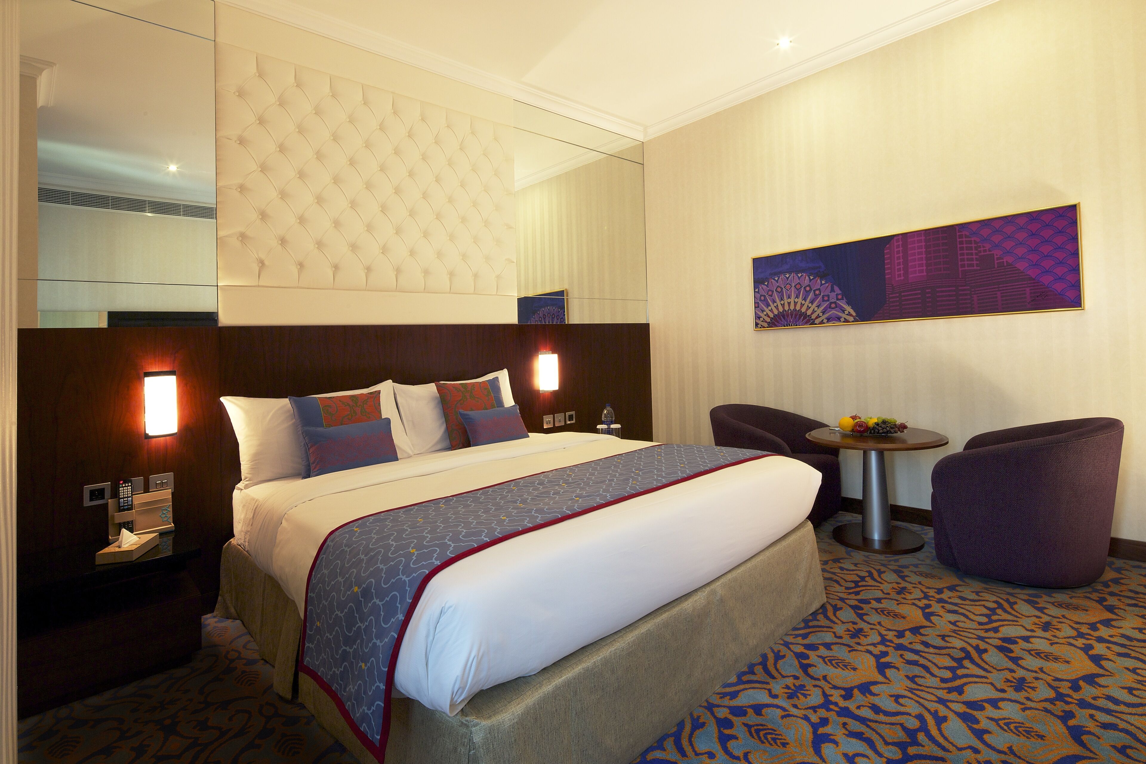 deluxe room king/twin | minibar, in-room safe, desk, laptop workspace