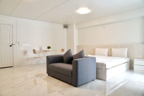 Habitación doble Deluxe | Escritorio, wifi gratis y ropa de cama 