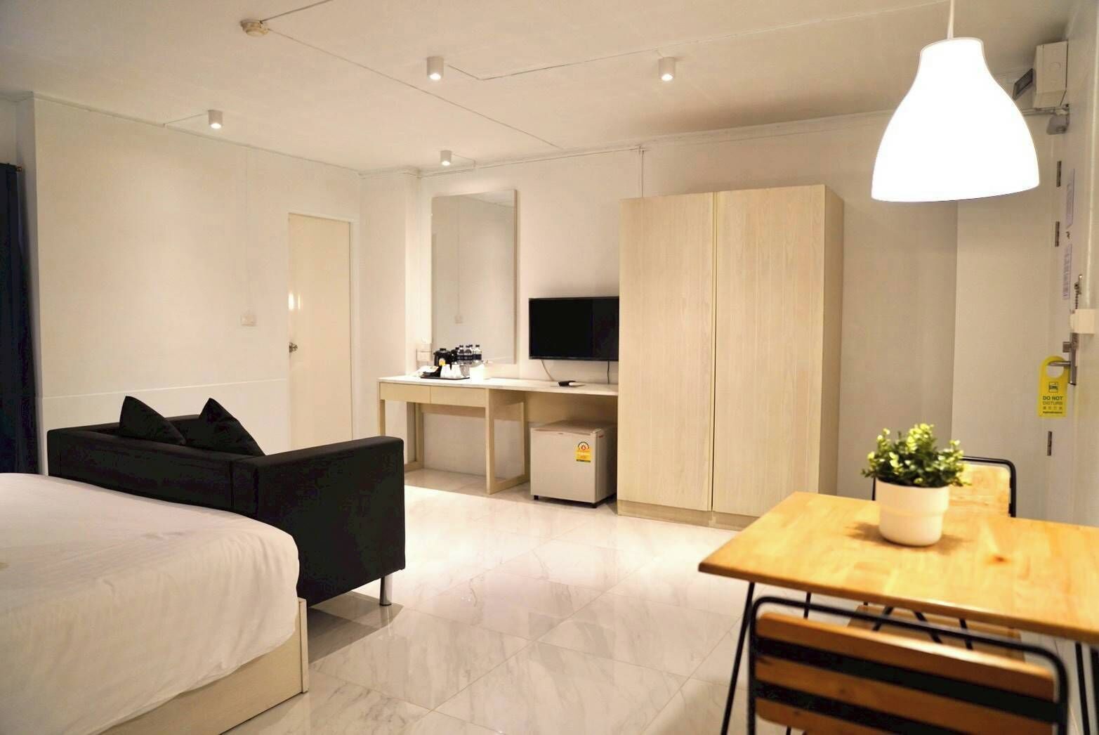 Deluxe Double Room | Desk, free WiFi, bed sheets