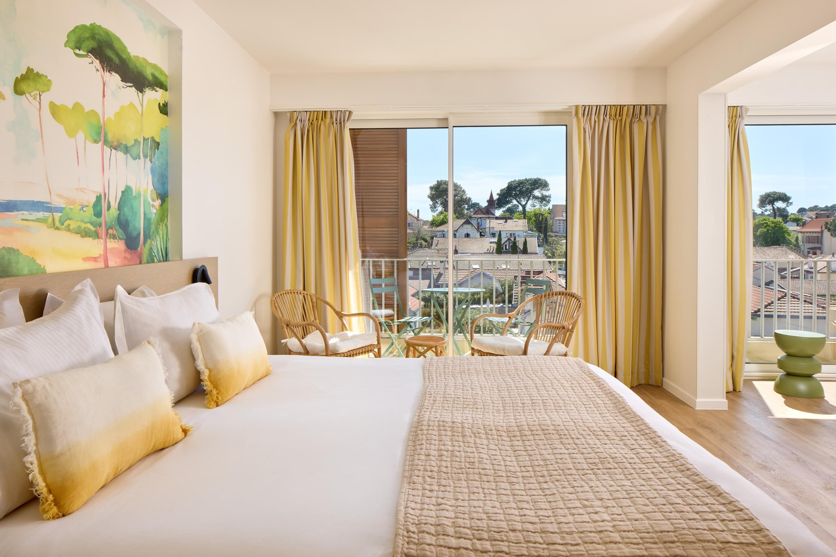 Premium bedding, minibar, in-room safe, desk