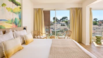 Premium bedding, minibar, in-room safe, desk