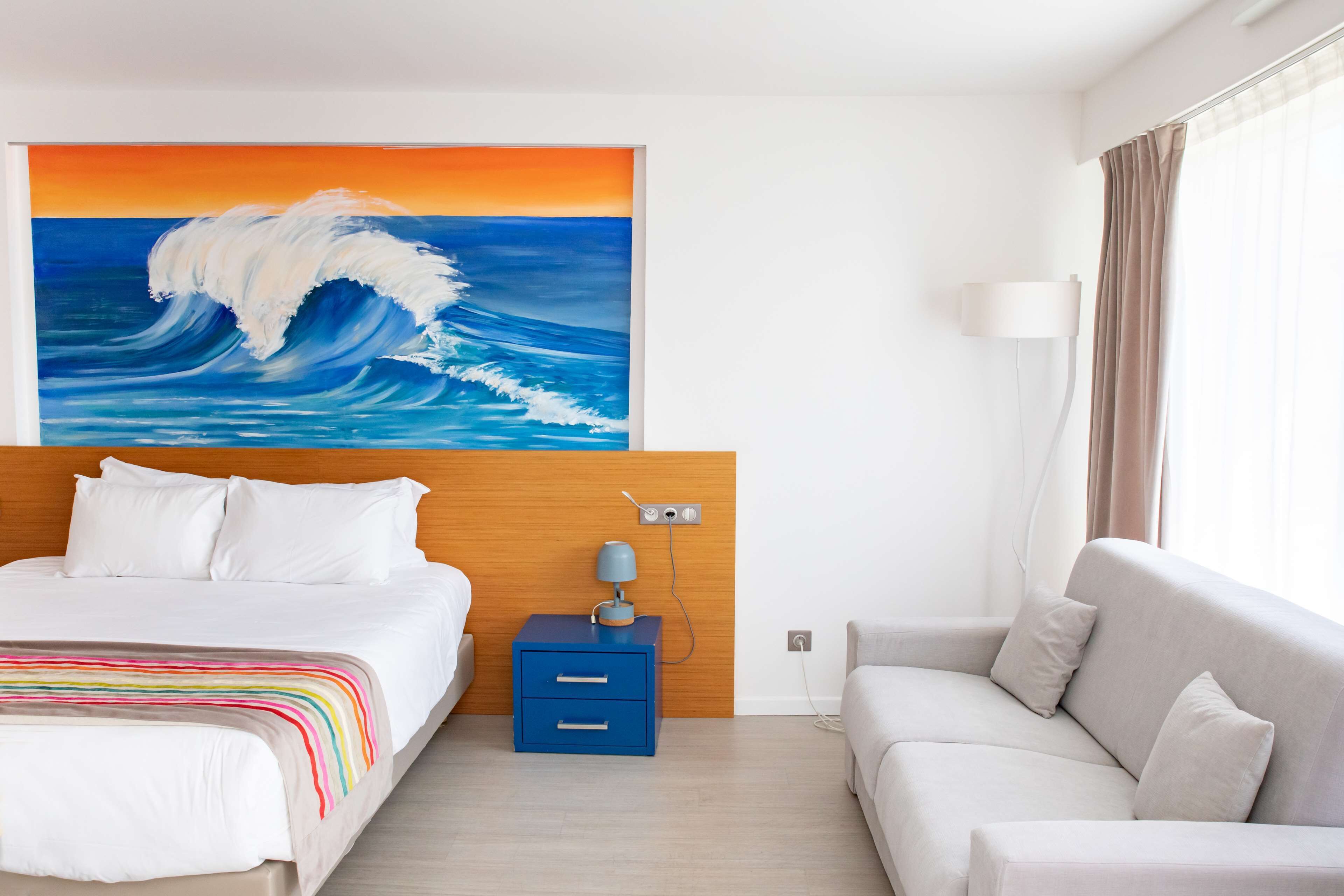 Family Room, 1 King Bed, Non Smoking (with Single Sofabed) | Premium bedding, minibar, in-room safe, desk