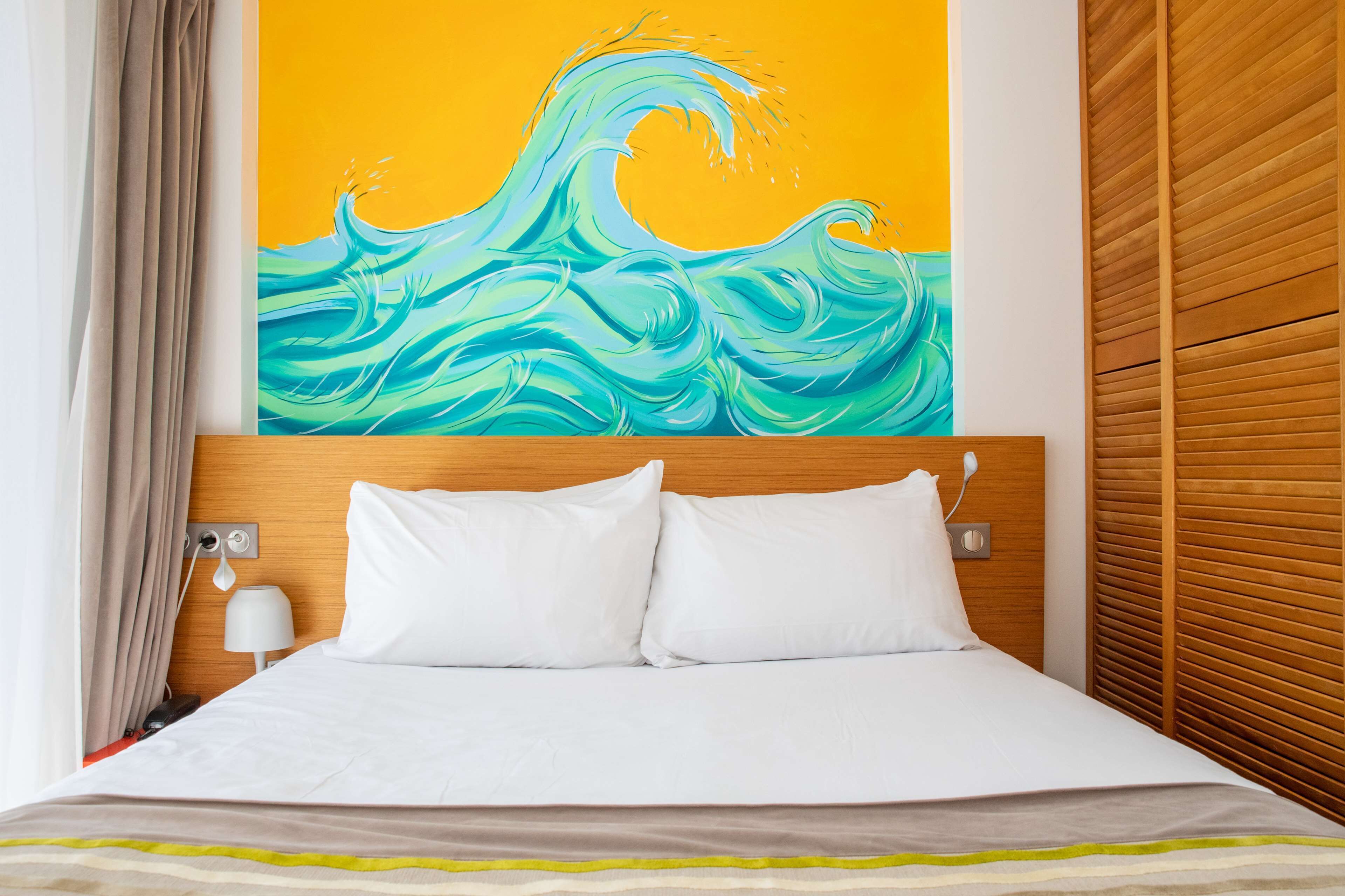 Classic Room, 1 Double Bed, Non Smoking, Balcony | Premium bedding, minibar, in-room safe, desk