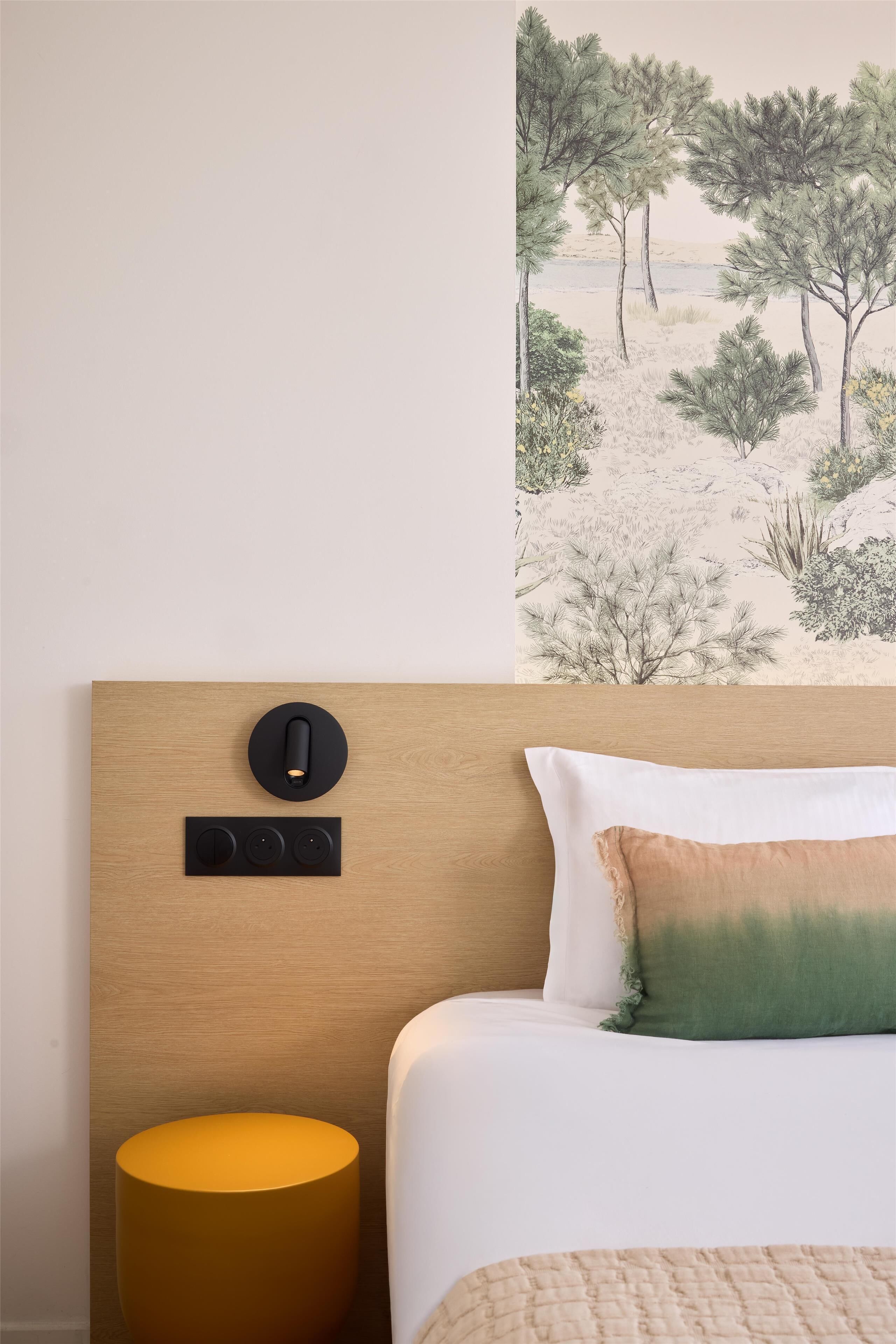 Classic Room, 1 Double Bed, Non Smoking | Premium bedding, minibar, in-room safe, desk