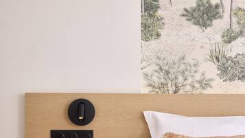 Chambre Classique, 1 lit double, non-fumeurs, balcon | Literie de qualité supérieure, minibar, coffres-forts dans les chambres