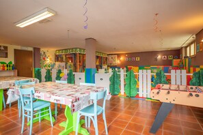 Innen-Kinderspielplatz