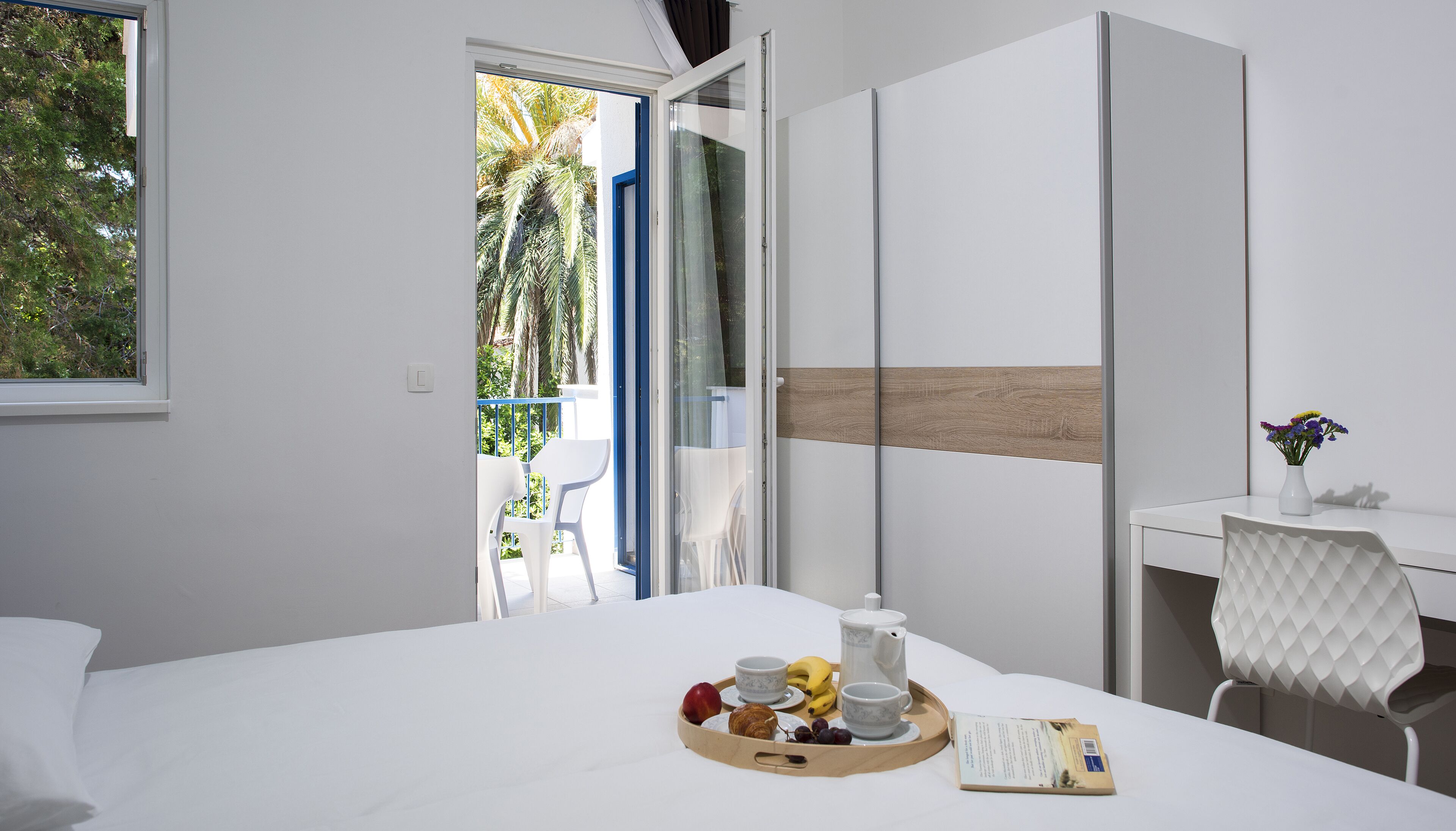 Cunas gratuitas, wifi gratis y ropa de cama 