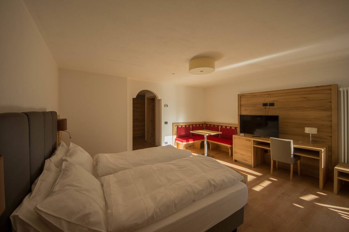 Suite (2 Adults)