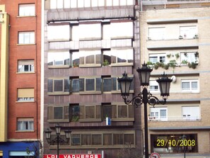 Front of property - Hostal Álvarez (Oviedo)