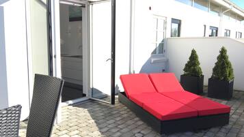 Suite, 2 Bedrooms (120 m2) | Desk, free WiFi, bed sheets