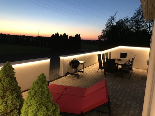 Suite, 2 Bedrooms (120 m2) | Terrace/patio