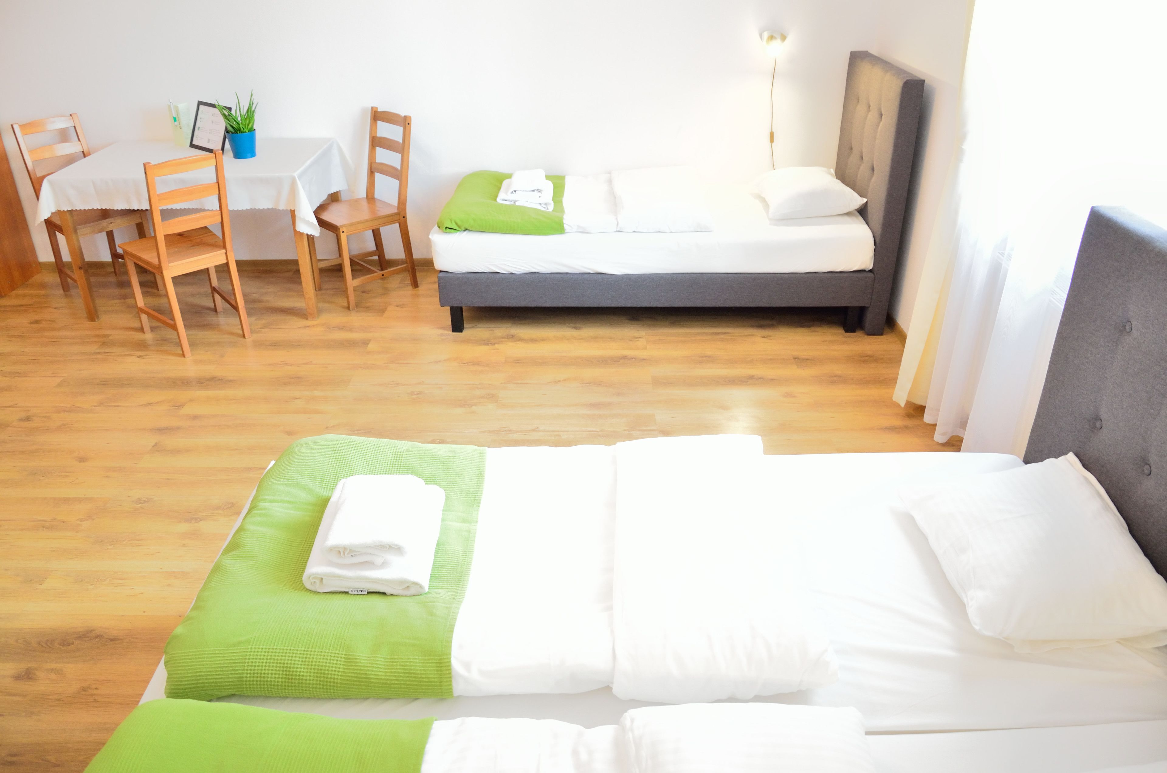 family room, river view | laptop workspace, iron/ironing board, free wifi, bed sheets