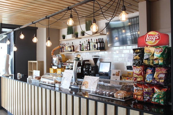 Food court