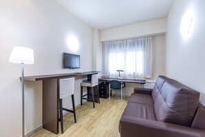Executive Studio (Double ) | Living area - Residencia Universitaria Resa Erasmo (Madrid)