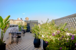 Breakfast, lunch, dinner served; Moroccan cuisine  - Riad Amina (Marrakech)