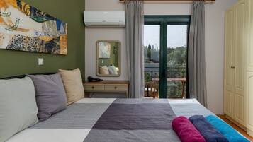 Studio, Sea View | Egyptian cotton sheets, premium bedding, memory foam beds, desk