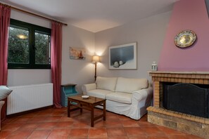 公寓, 花園景觀, 地面層 | 起居區 | 32-吋LED 液晶電視、數位頻道、電視、辦公室