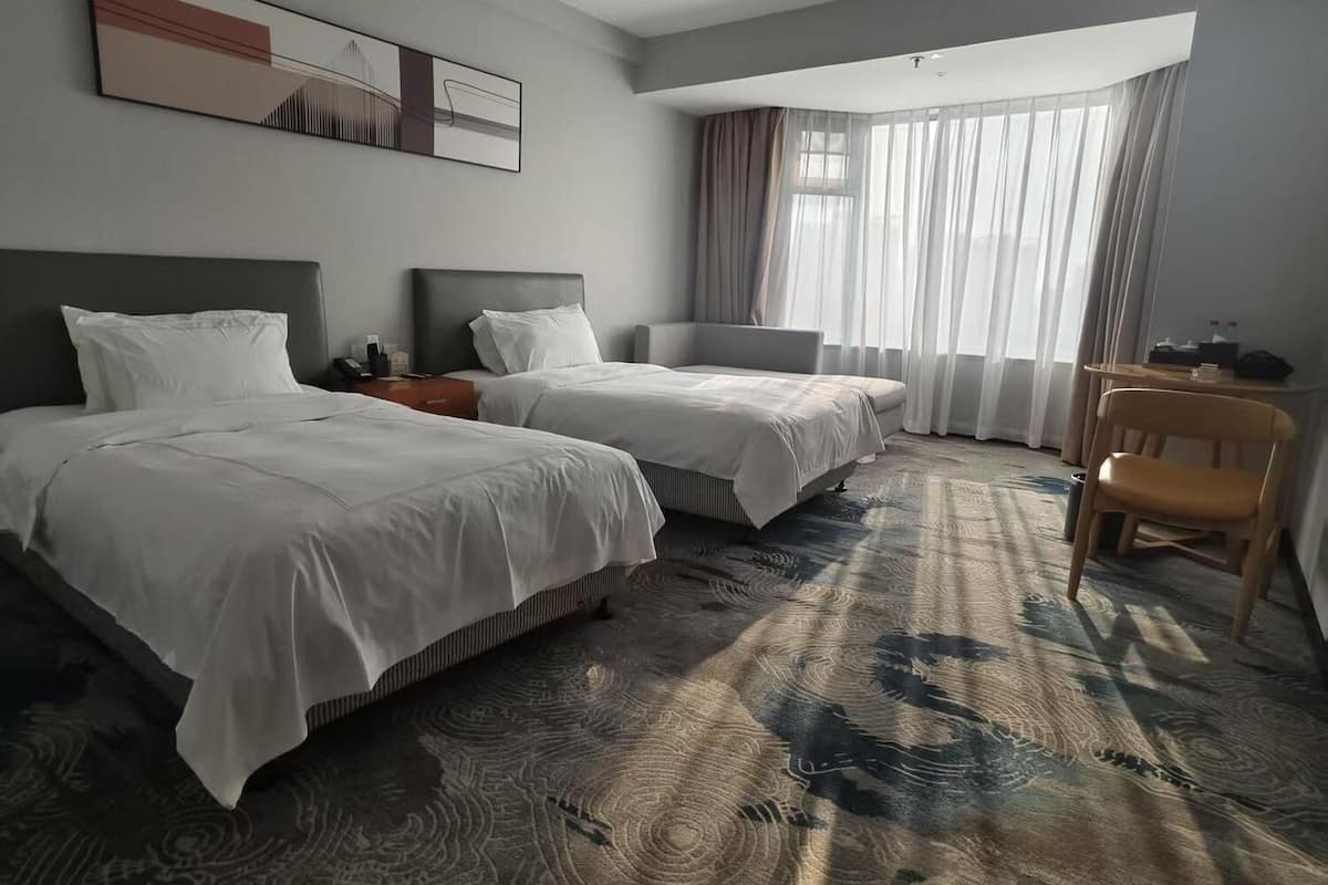 Minibar, in-room safe, desk, blackout curtains