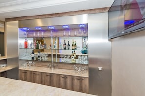 Bar (in der Unterkunft)