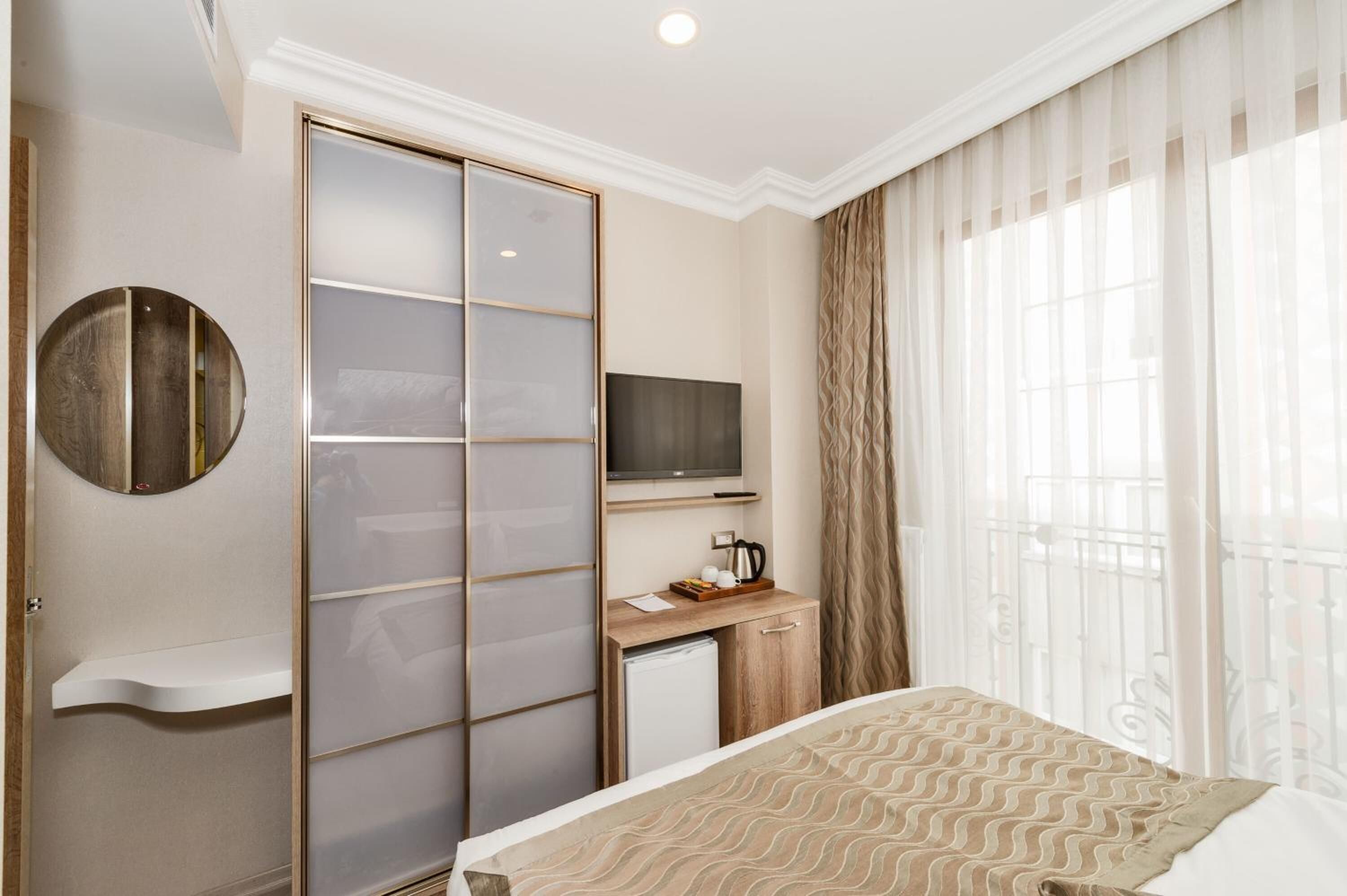 Photo - Alphonse Hotel