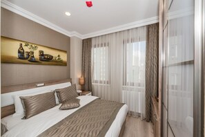 1 bedroom, premium bedding, minibar, in-room safe