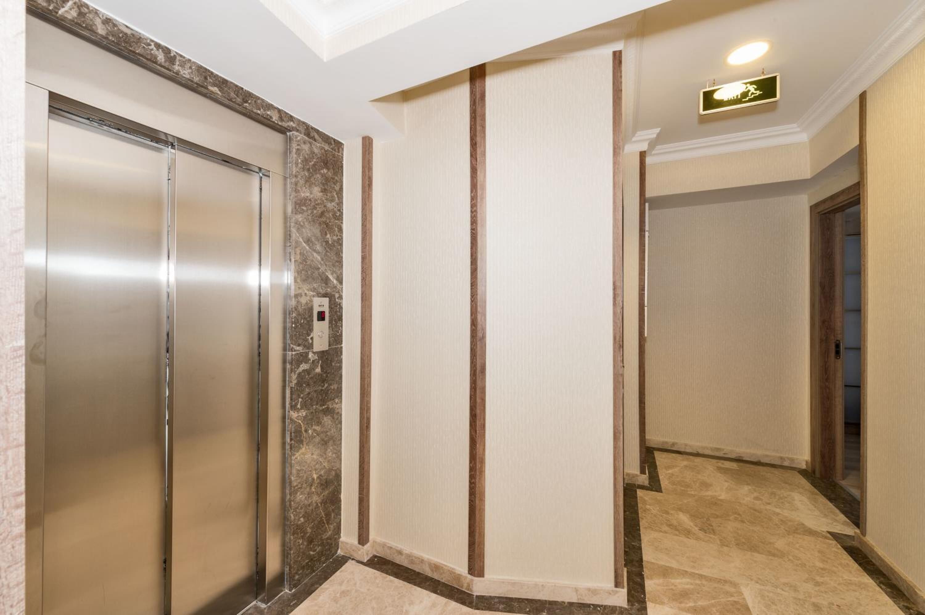 Photo - Alphonse Hotel