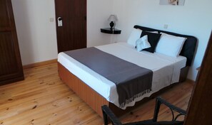 Double Room | Rollaway beds