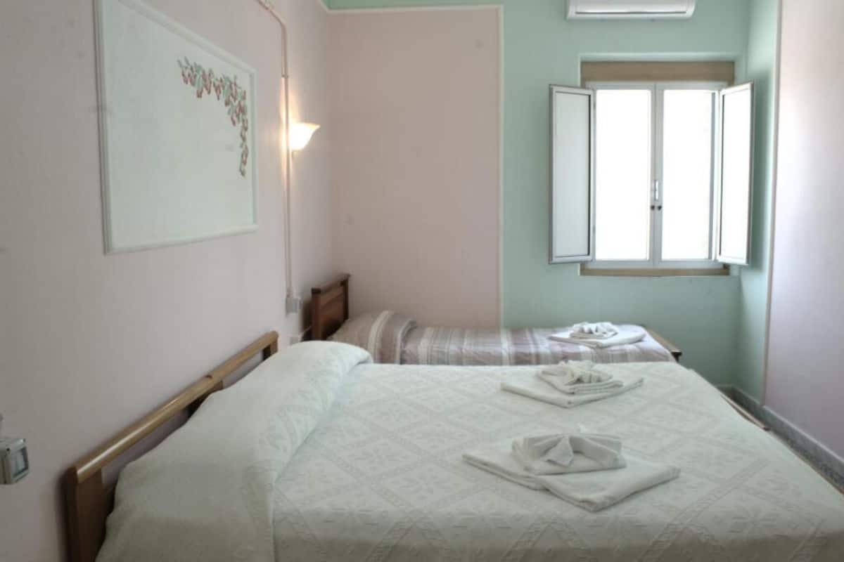 Down duvets, free WiFi