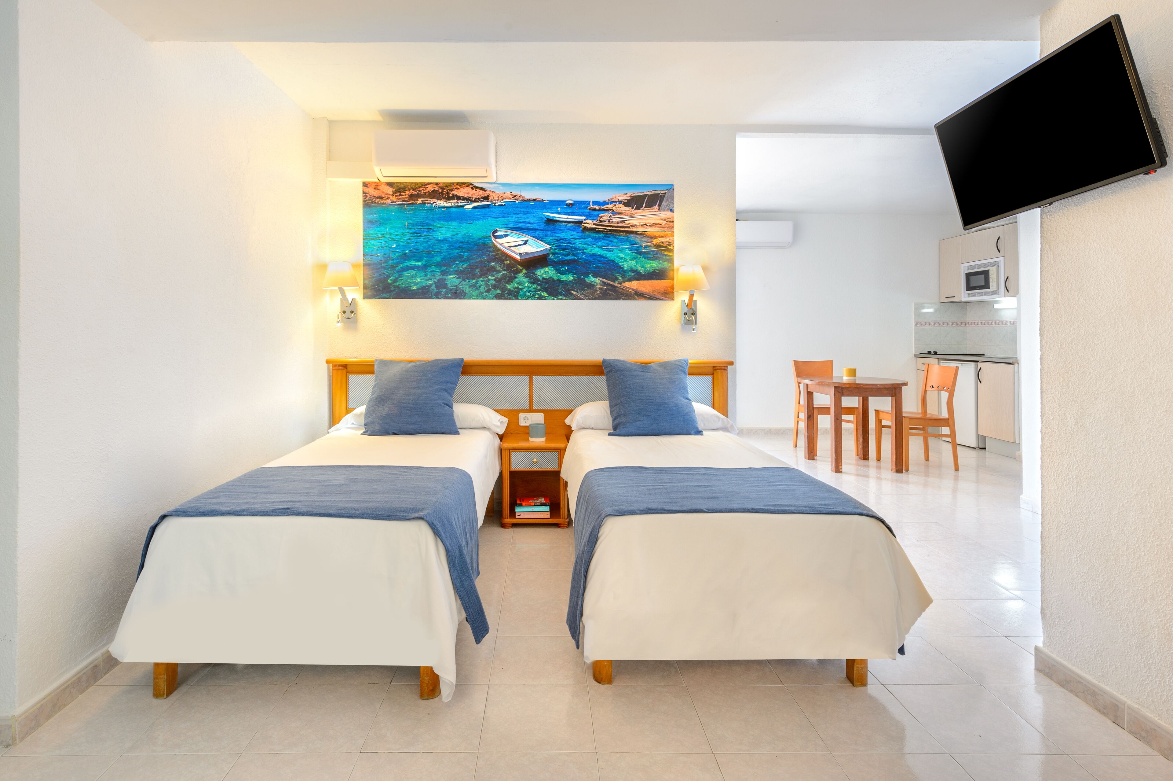 In-room safe, desk, free WiFi, bed sheets