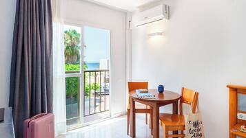 In-room safe, desk, free WiFi, bed sheets