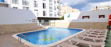 Outdoor pool, sun loungers