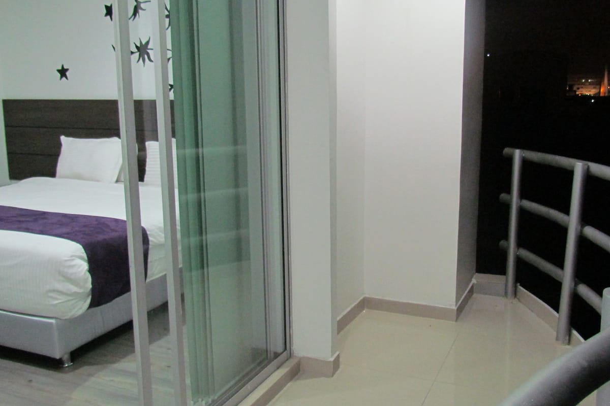 Minibar, desk, rollaway beds, free WiFi