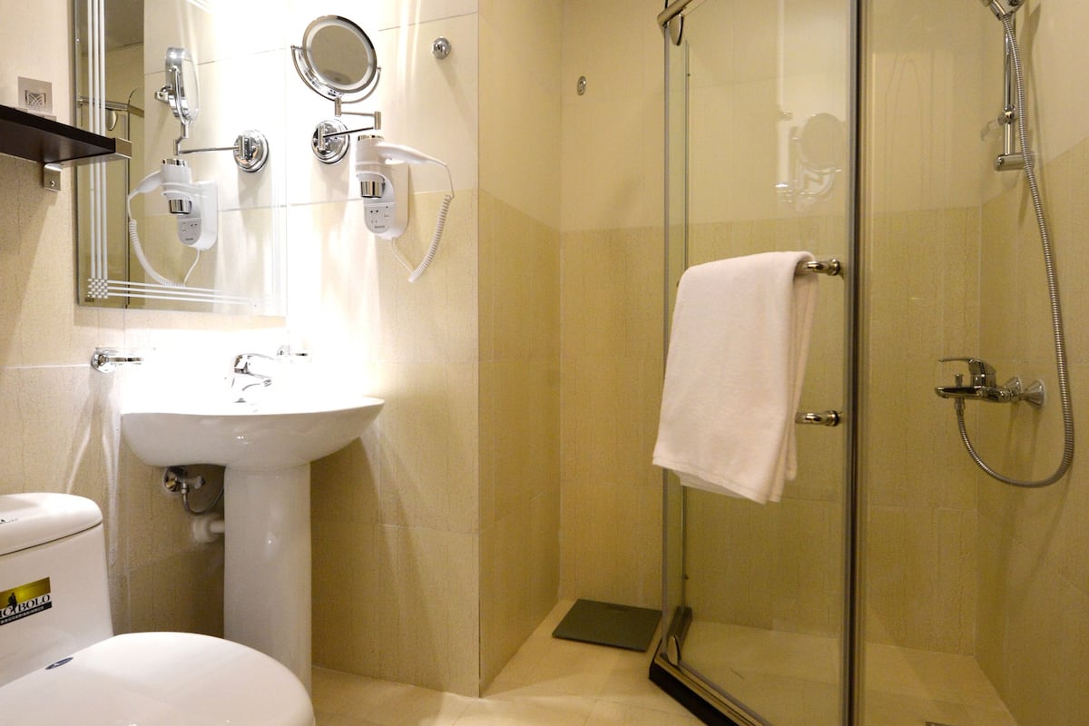 free toiletries, hair dryer, slippers, bidet