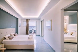 Departamento, vista al mar | Caja de seguridad en la habitación y insonorización