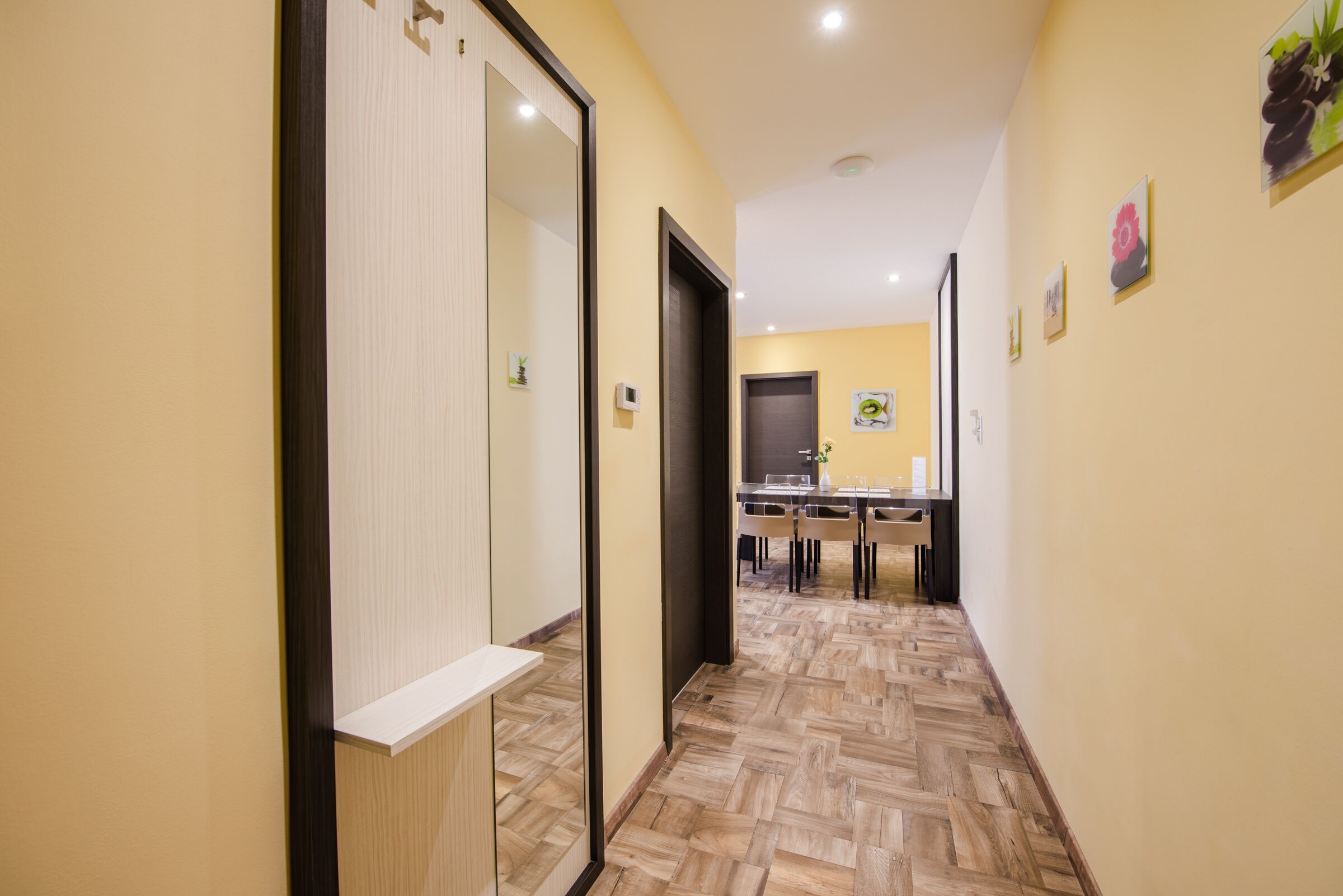 液晶电视、DVD 播放器