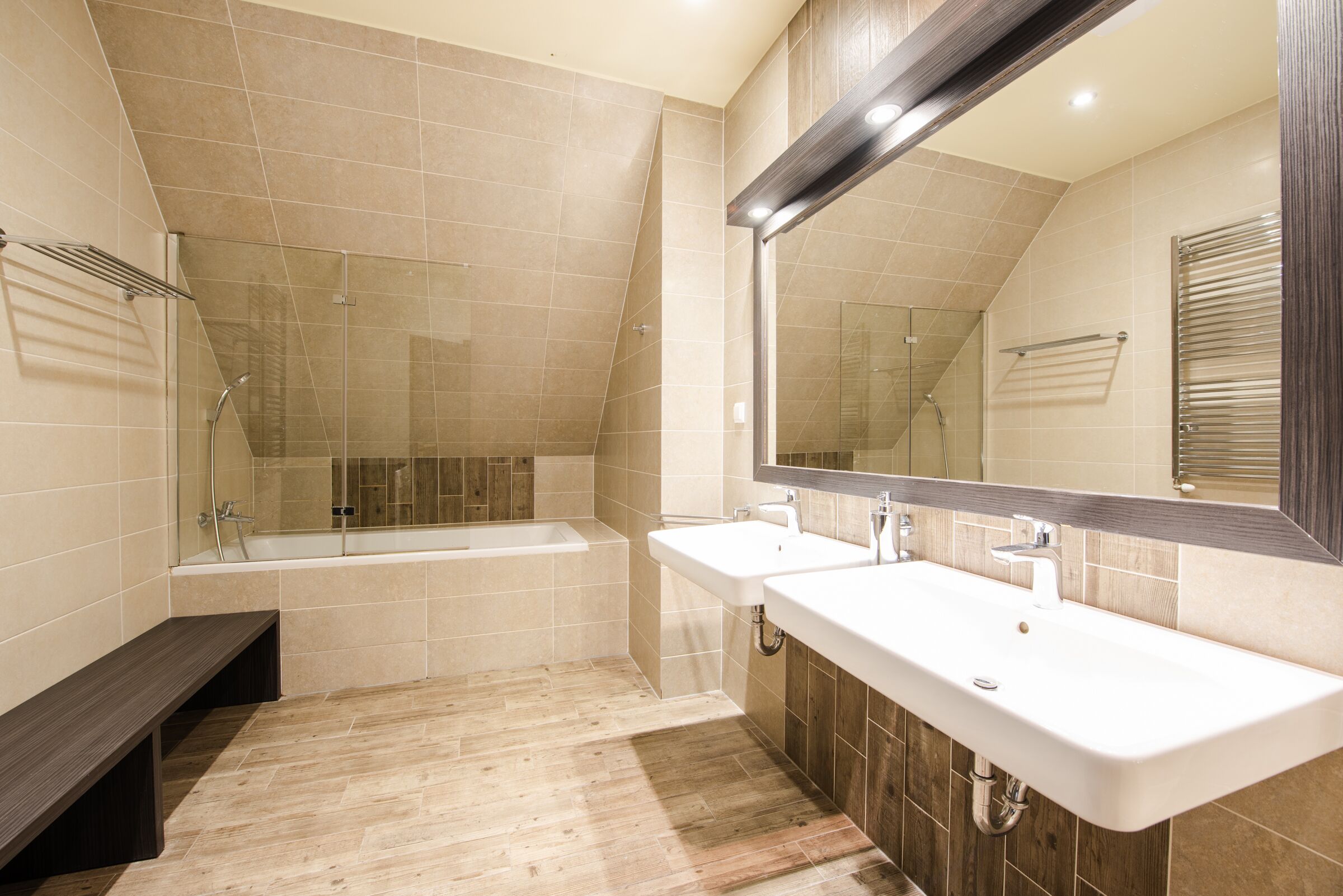 Luxury Apartment, 4 Bedrooms, Kitchen | Bathroom | Designer toiletries, hair dryer, towels