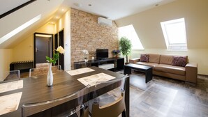 Luxury Apartment, 2 Bedrooms, Kitchen | Living room | LCD TV, DVD player - Apartmány Viktor (Bratislava)
