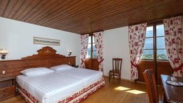 Superior-Doppel- oder -Zweibettzimmer, Balkon, Bergblick