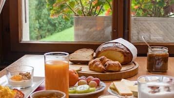 Daily local cuisine breakfast (CHF 20 per person)
