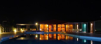 Monachus Monachus Apartments