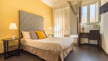 Pengeskab på værelset, skrivebord, lydisolering, gratis Wi-Fi