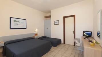 Caixa forta a l'habitació, escriptori i habitacions insonoritzades