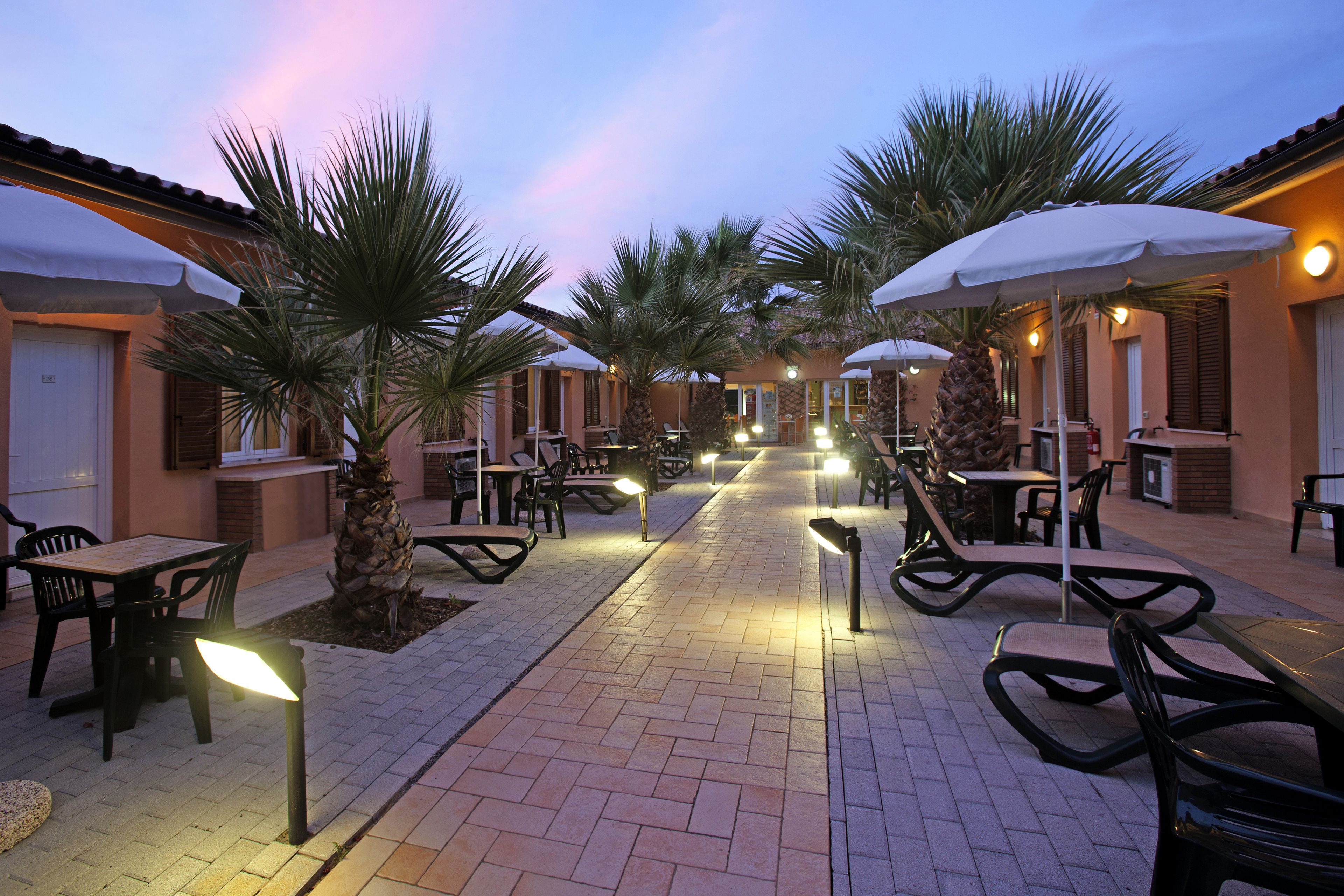 المنطقة المحيطة بالمنشأة